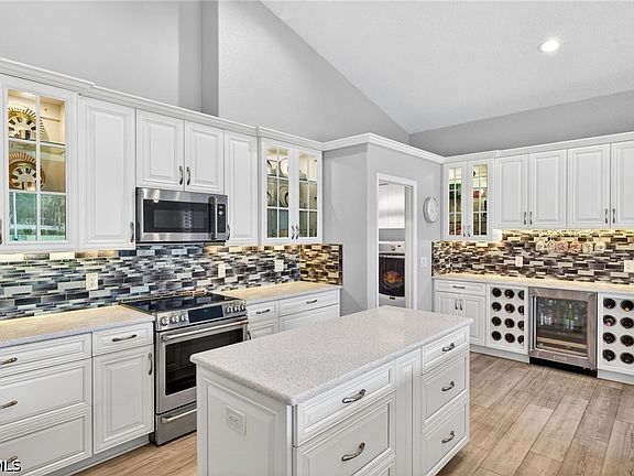 4th image of 9512 Mariners Cove Ln