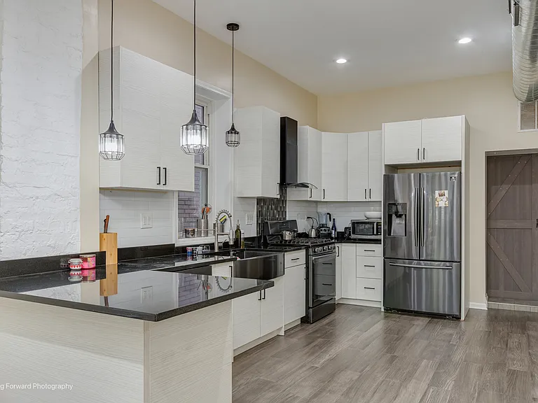 522 N Armour St #1 — Photo 11