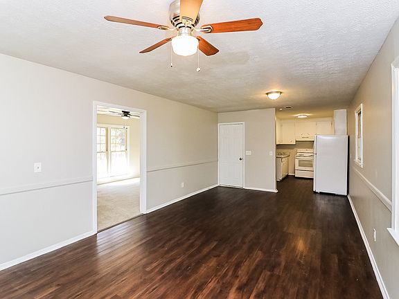 5th image of 25 Hickory Cir