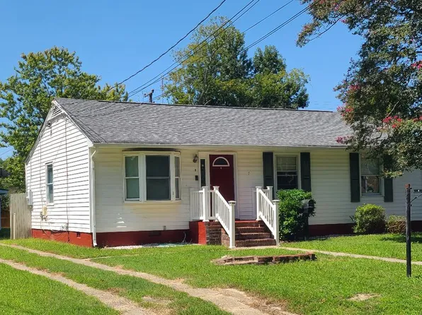 7 Gay Dr, Newport News, VA 23606