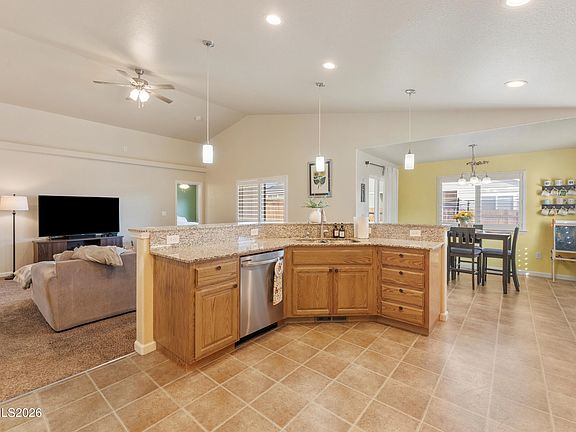 5th image of 4540 Rutledge St