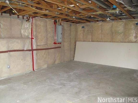 5th image of 404 Rum River Dr NW