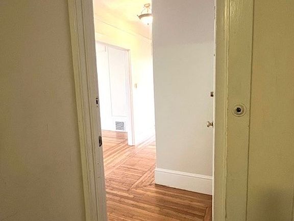 3rd image of 479 7th Ave APT 2