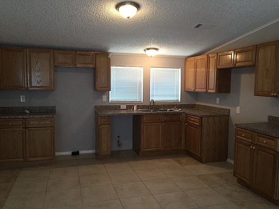 5th image of 2215 Pioneer Dr