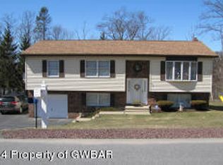24 Valley View Dr, Mountain Top, PA