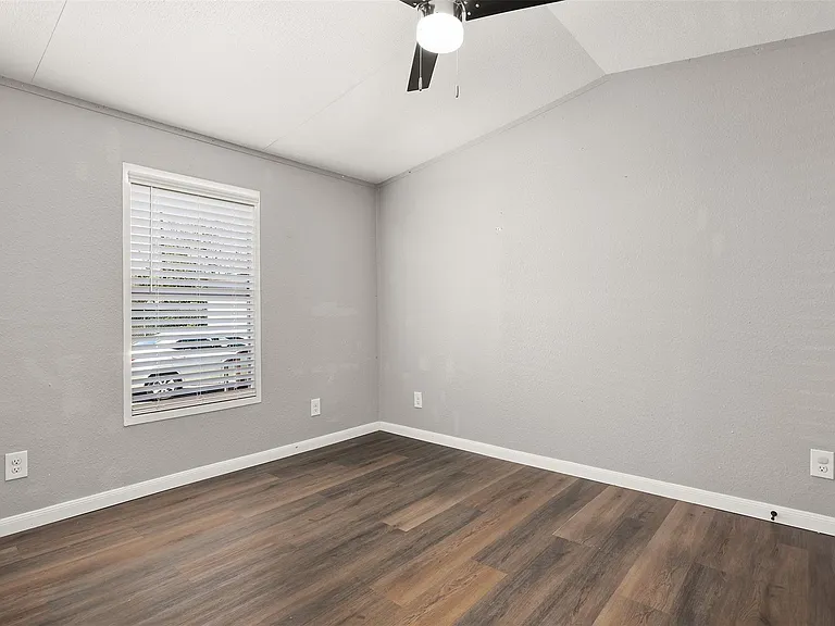 2222 N Austin Ave #32 — Photo 18