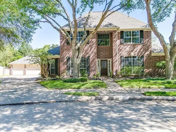 6303 Cool Water Dr, Sugar Land, TX 77479