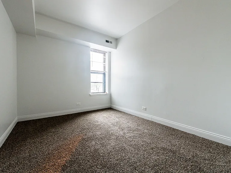 5046 S Champlain Ave — Photo 5