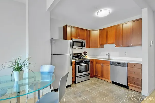 Rented by City Connections Realty | media 14