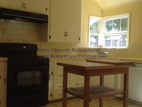 5th image of 611 Brewington Ave