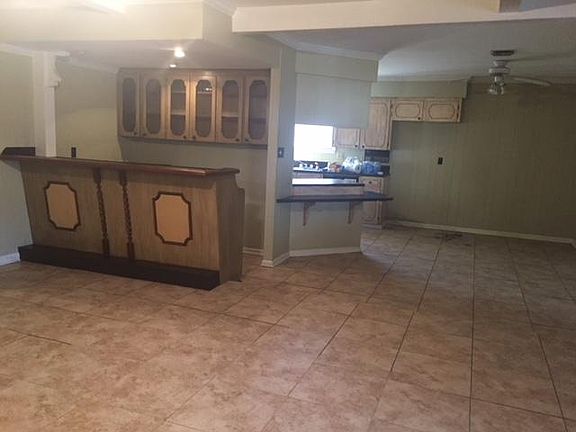 Den , Bar, Breakfast area