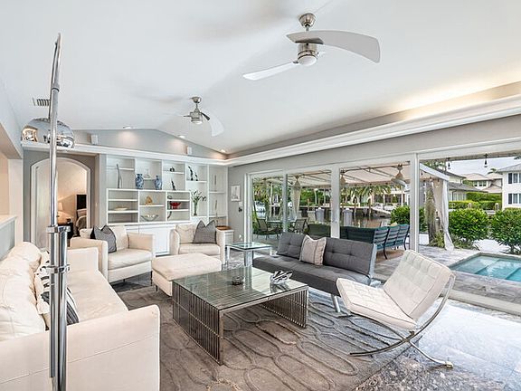 4th image of 705 Flamingo Dr #705