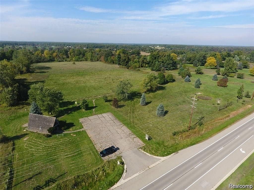 2960 S Lapeer Rd, Lapeer, MI 48446 MLS 20240001305 Zillow