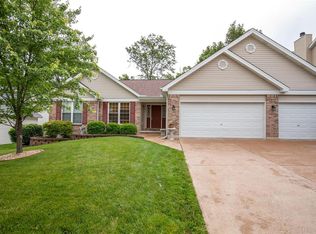 22 Mountain Laurel Dr, Saint Peters, MO 63376