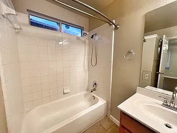 364 Starling Crk — Photo 13