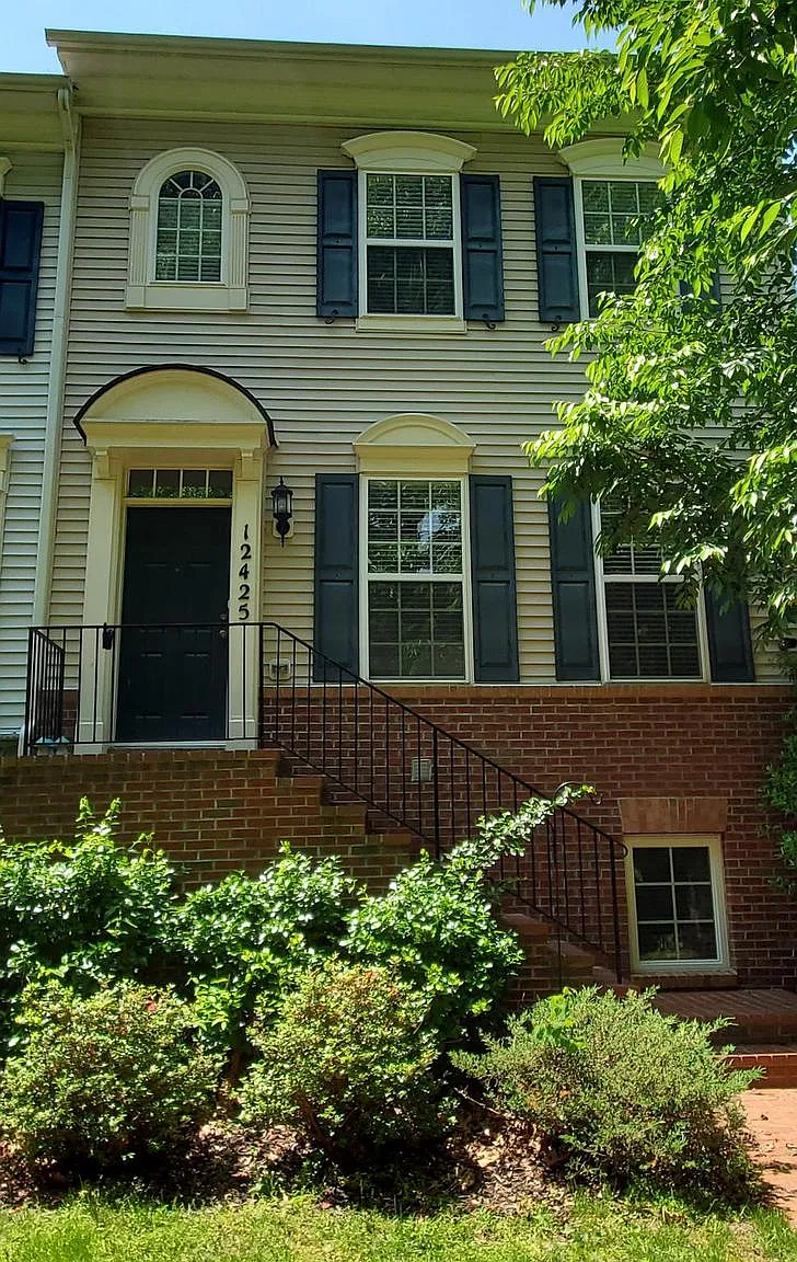 3 bed, 4.0 bath, 1724 sqft, $3,150 — Photo 1