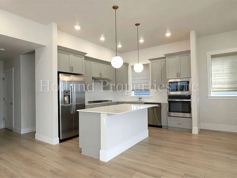 13728 SW 166th Ave — Photo 5
