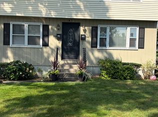 (Undisclosed Address), Springfield, MA 01104