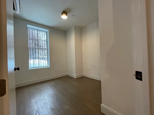 Rented by EXR | media 22