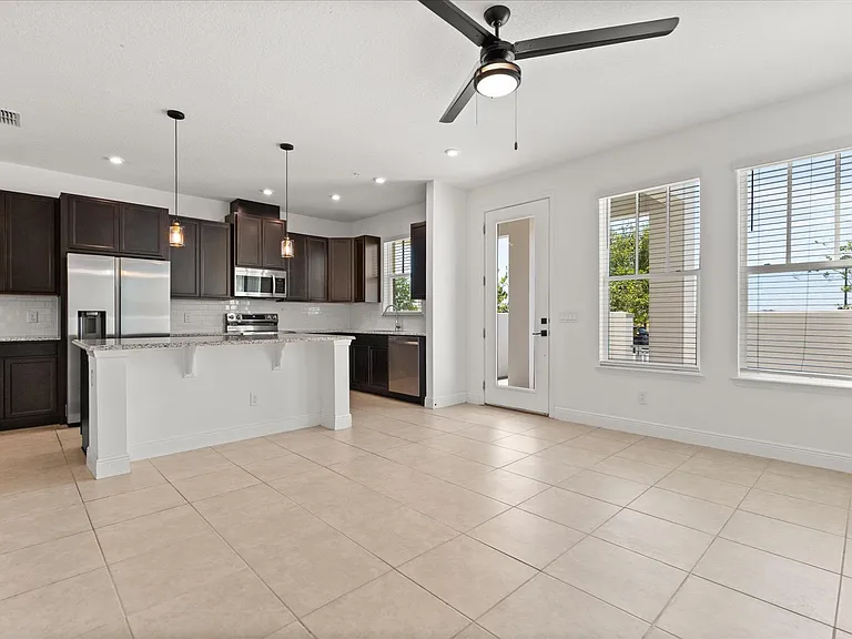 7059 Nemours Pkwy — Photo 9