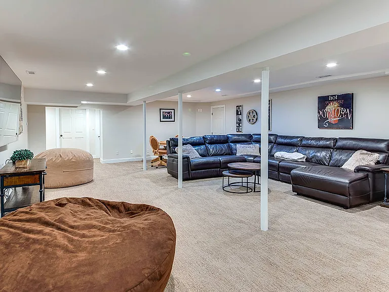 16 Woodedge Cir — Photo 19