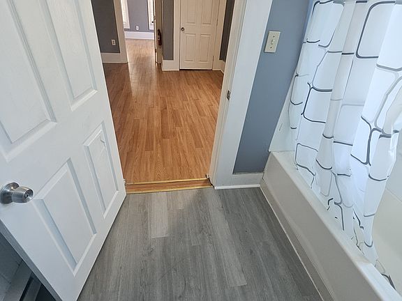 3rd image of 287 Lake Ave #10