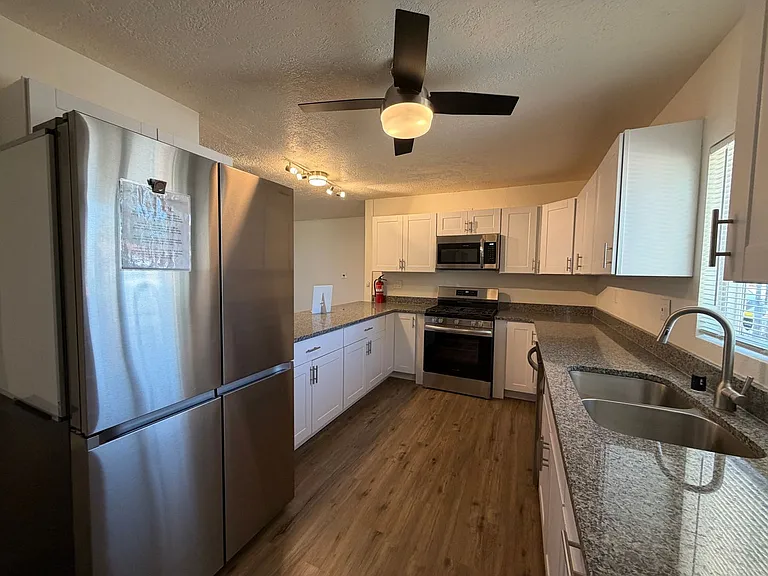 1512 Clancy Dr NE — Photo 18