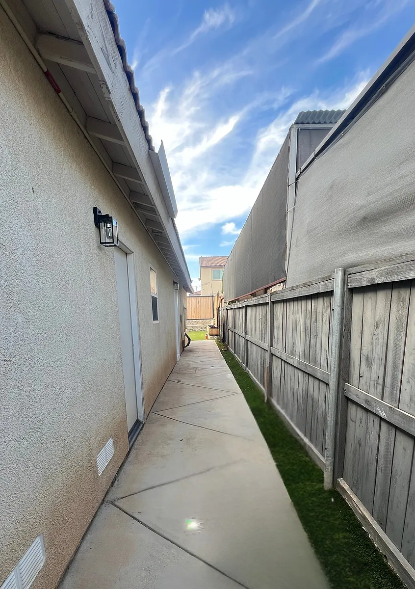 Building Photo - Earlegate St