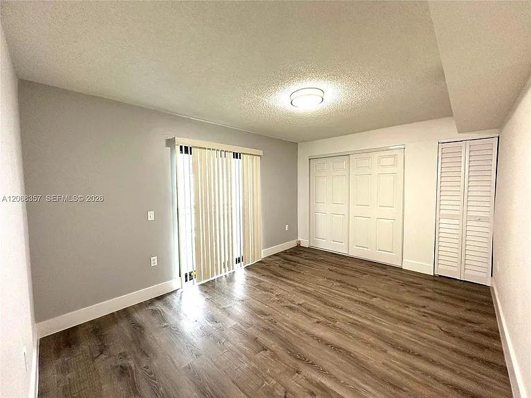 529 SW 4th St #303 — Photo 8