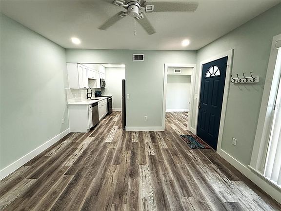 5th image of 201 Medallion Blvd Unit D