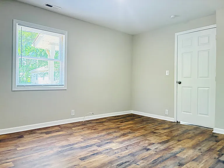 512 Wardell St — Photo 12