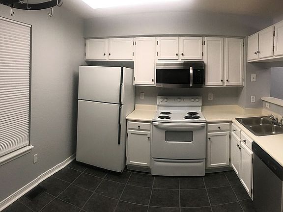 Kitchen with all appliances