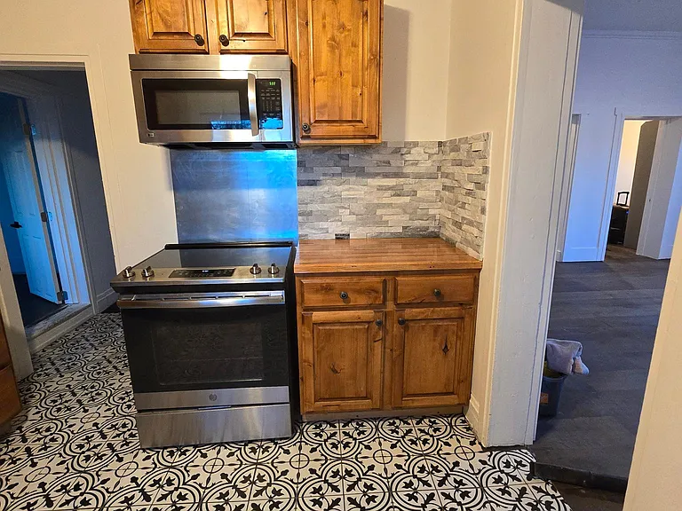 452 S Main St — Photo 24