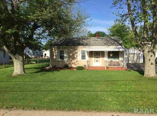 112 Berry St, Washington, IL 61571