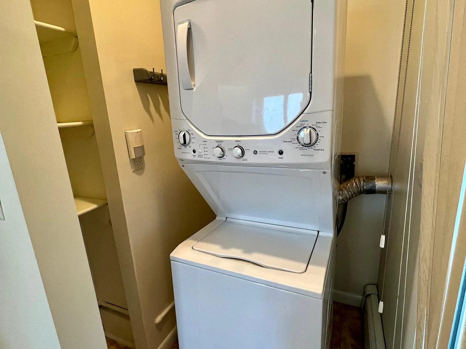 3 bed, 1100 sqft, $3,600 — Photo 3