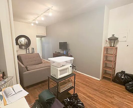 3rd image of 453 W 46th St APT 3c