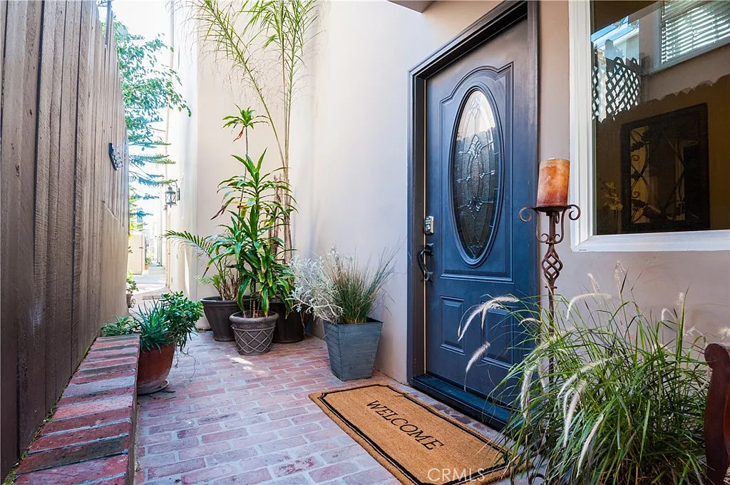3 bed, 2000 sqft, $9,500 — Photo 1