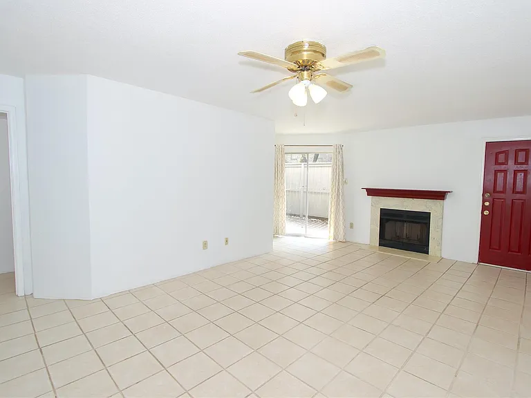 10639 Braes Bend Dr — Photo 1
