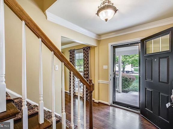 5th image of 8634 Chase Glen Cir