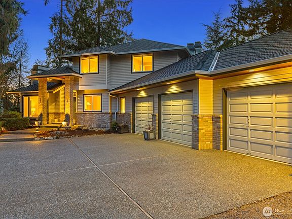 3rd image of 22532 88th Avenue W
