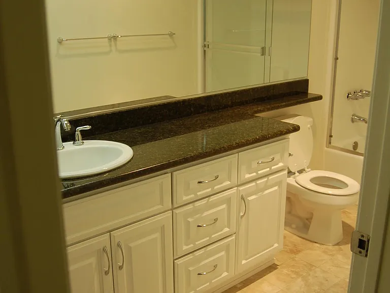 1232 Harvard St #6 — Photo 10