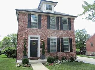 7736 Snowden Ave, Saint Louis, MO 63117