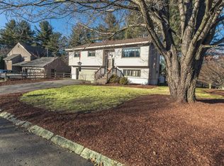 5 Cimmarron Dr, Nashua, NH 03062