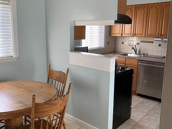 3rd image of 1433 Shelmire Ave Unit 1