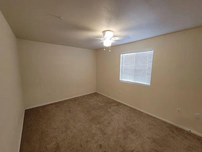 2728 Brighton St — Photo 13