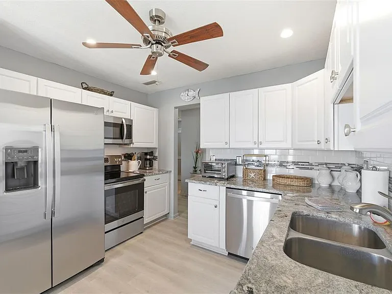 4805 Cobia Dr SE #D — Photo 11