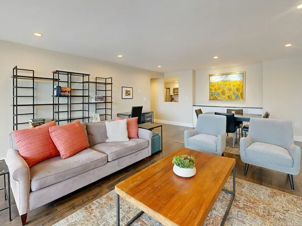 45 Longwood Ave APT 707, Brookline, MA 02446