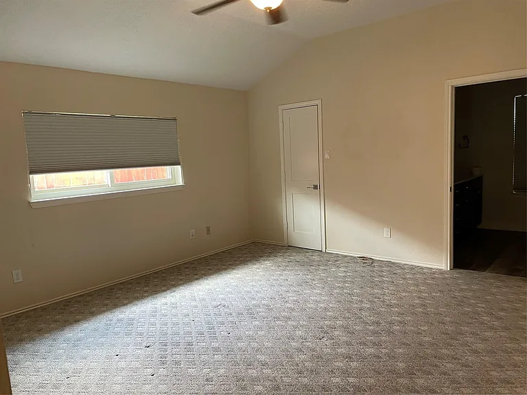 2411 Woodwind Dr — Photo 2