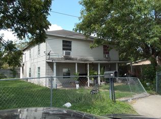 1703 N Louis St, Victoria, TX 77901