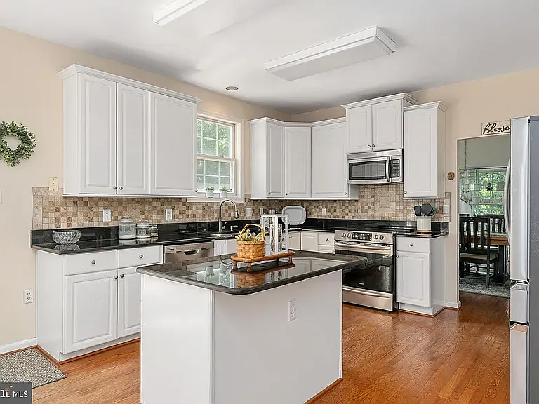17 Whitestone Dr — Photo 8